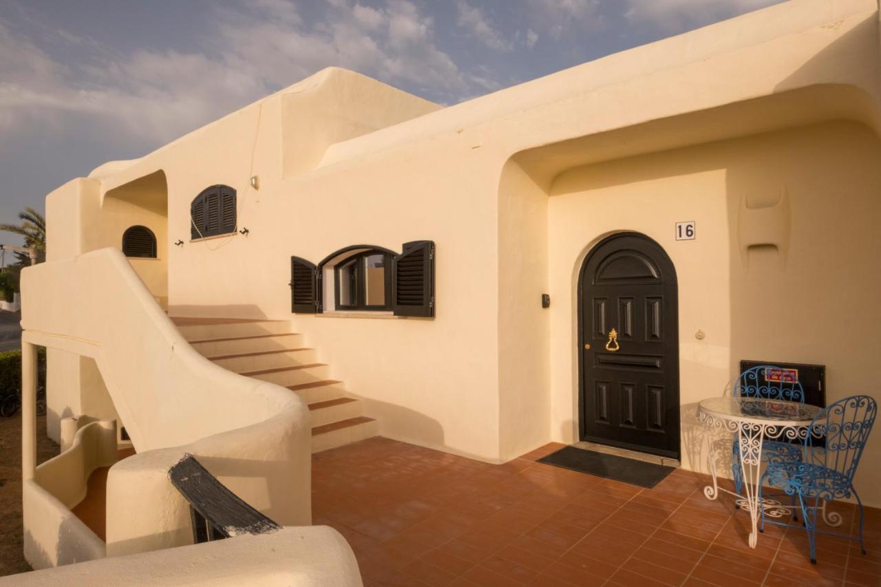 Cozy Beach Apartment W/ Sea View, Free Parking & Ac Carvoeiro  Kültér fotó