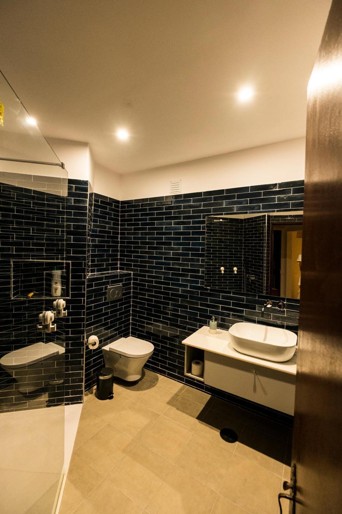 Cozy Beach Apartment W/ Sea View, Free Parking & Ac Carvoeiro  Kültér fotó